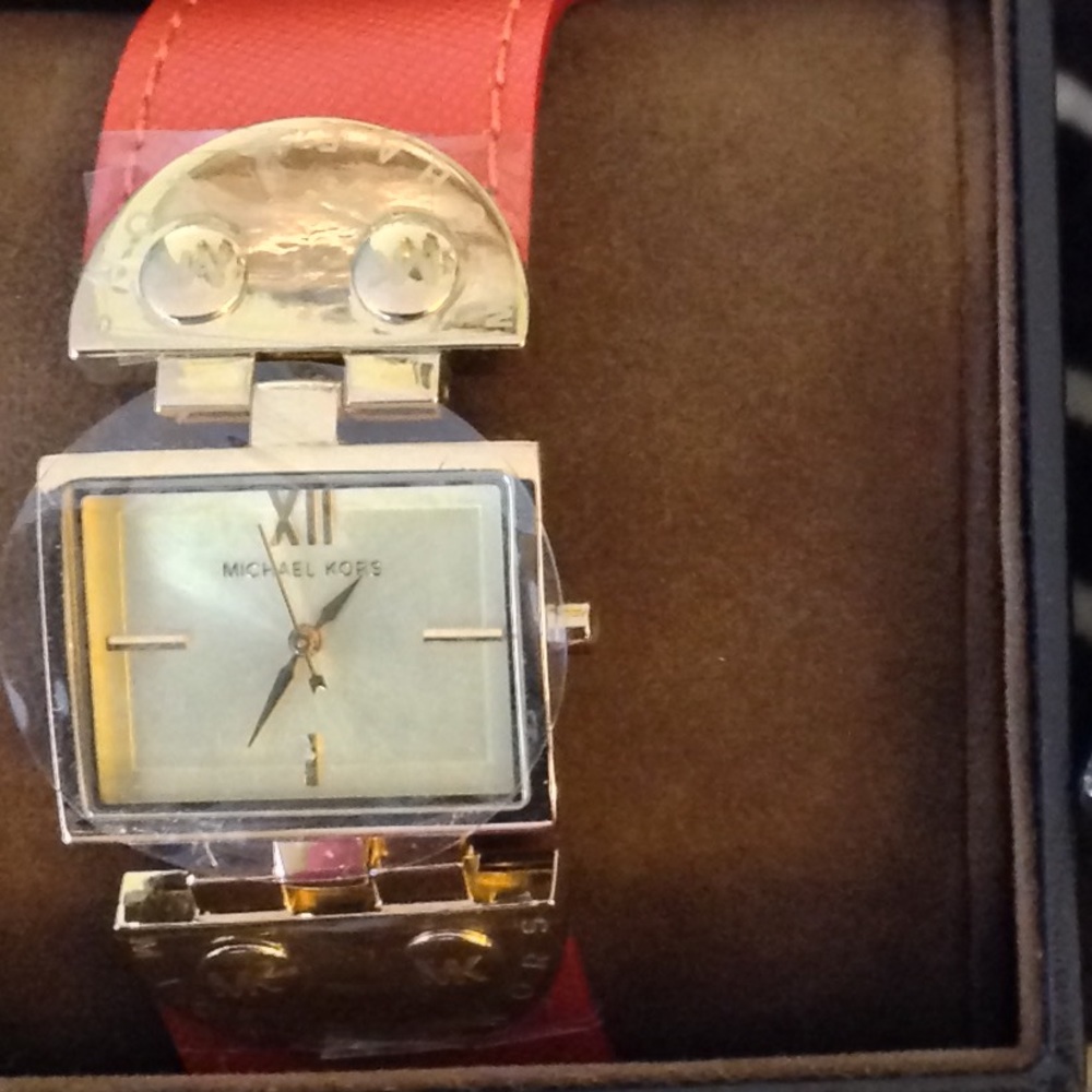 "NEW" Michael Kors ladies bracelet watch